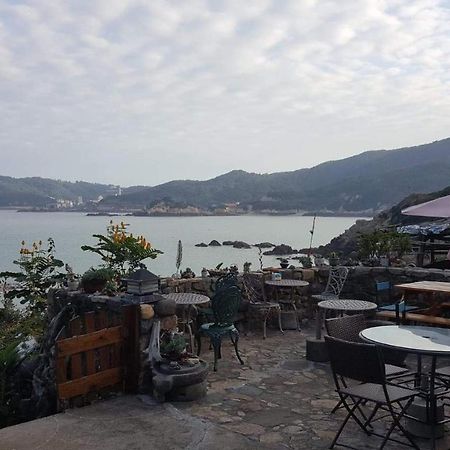 Furen Homestay Nangan Bagian luar foto