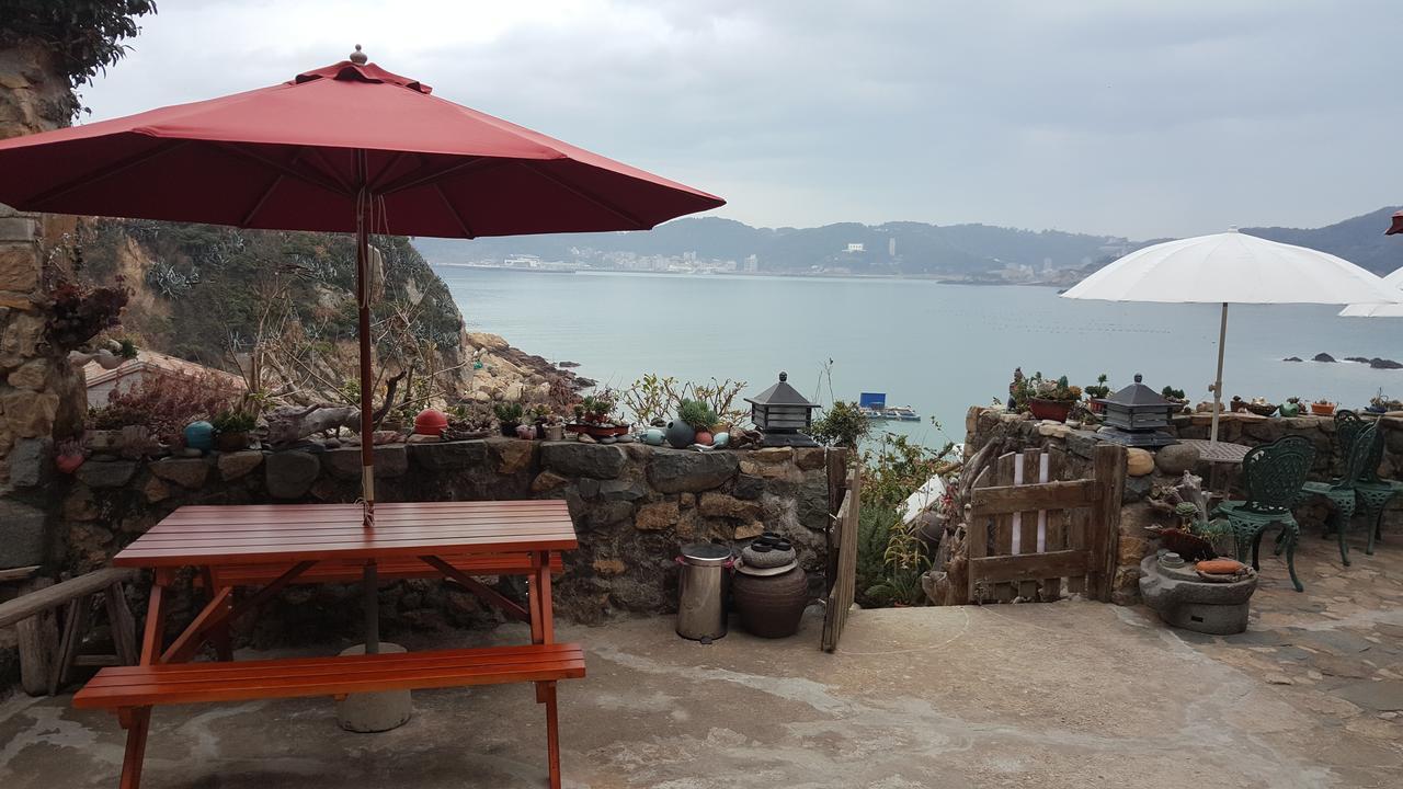 Furen Homestay Nangan Bagian luar foto