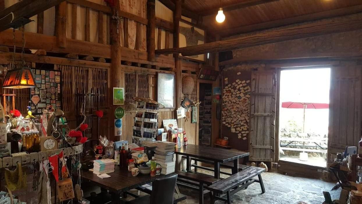 Furen Homestay Nangan Bagian luar foto